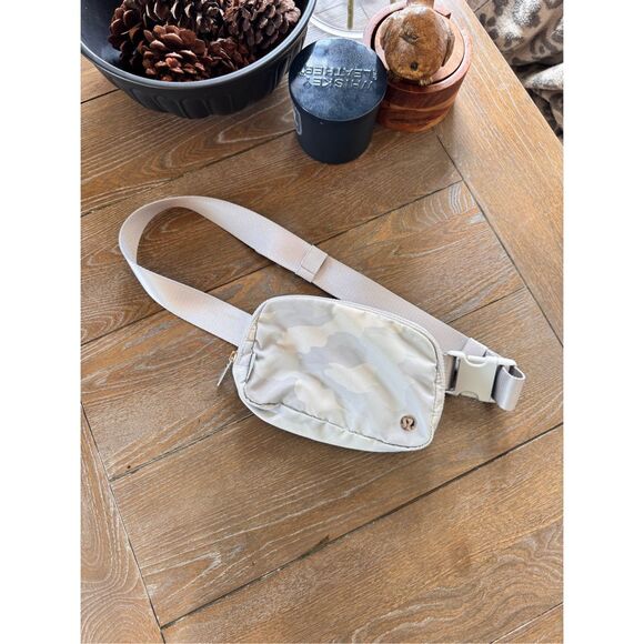 lululemon athletica Handbags - Lululemon Everywhere Belt Bag in Camo